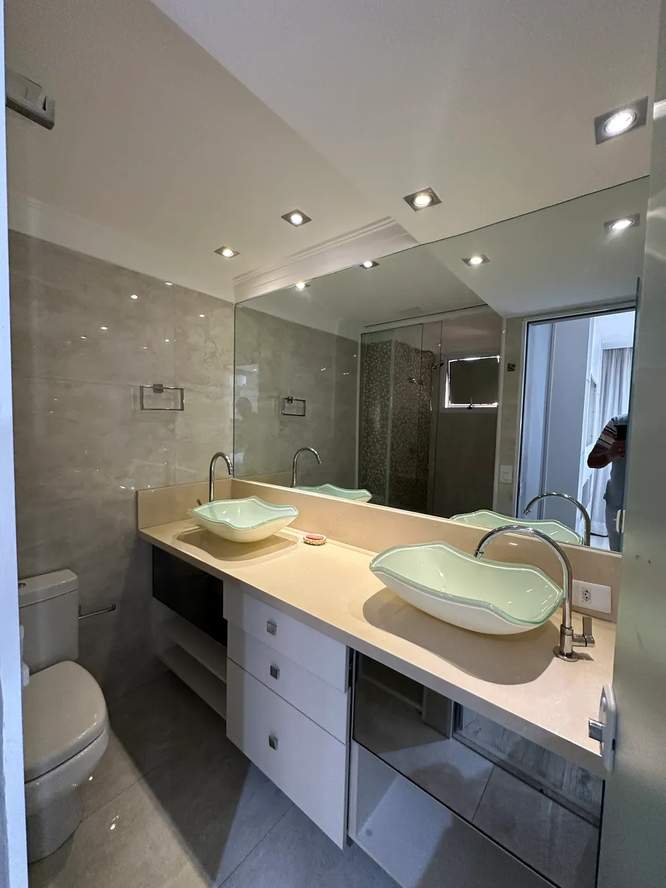 BELÍSSIMO APARTAMENTO PARA LOCAÇÃO