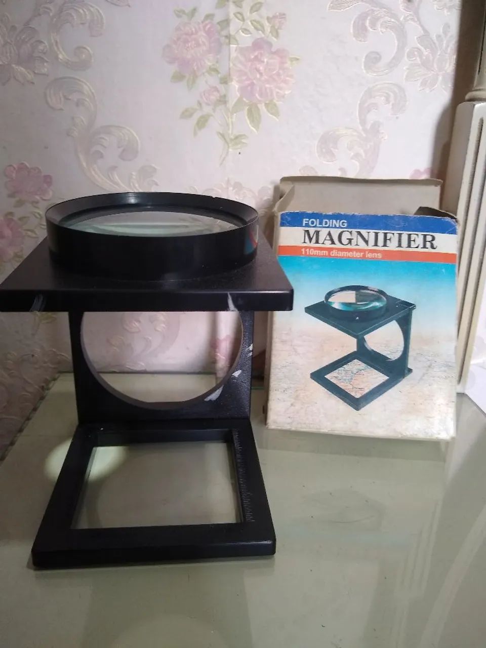 Lupa antiga dobrável Mafnifier , lente com 110 mm