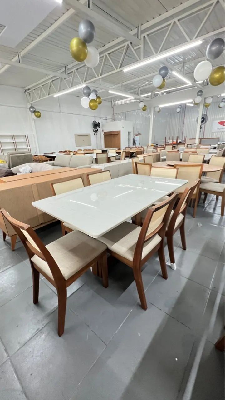 Mesa de Jantar Elegante com Cadeiras resistente de madeira 