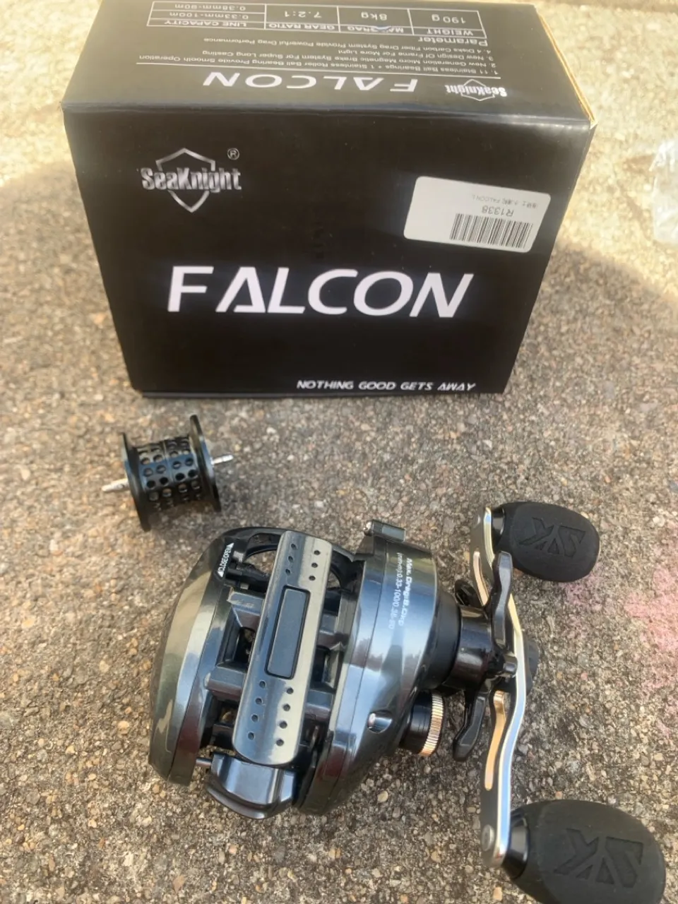 Carretilha SeaKnight Falcon Pesca Esportiva - Lado esquerdo