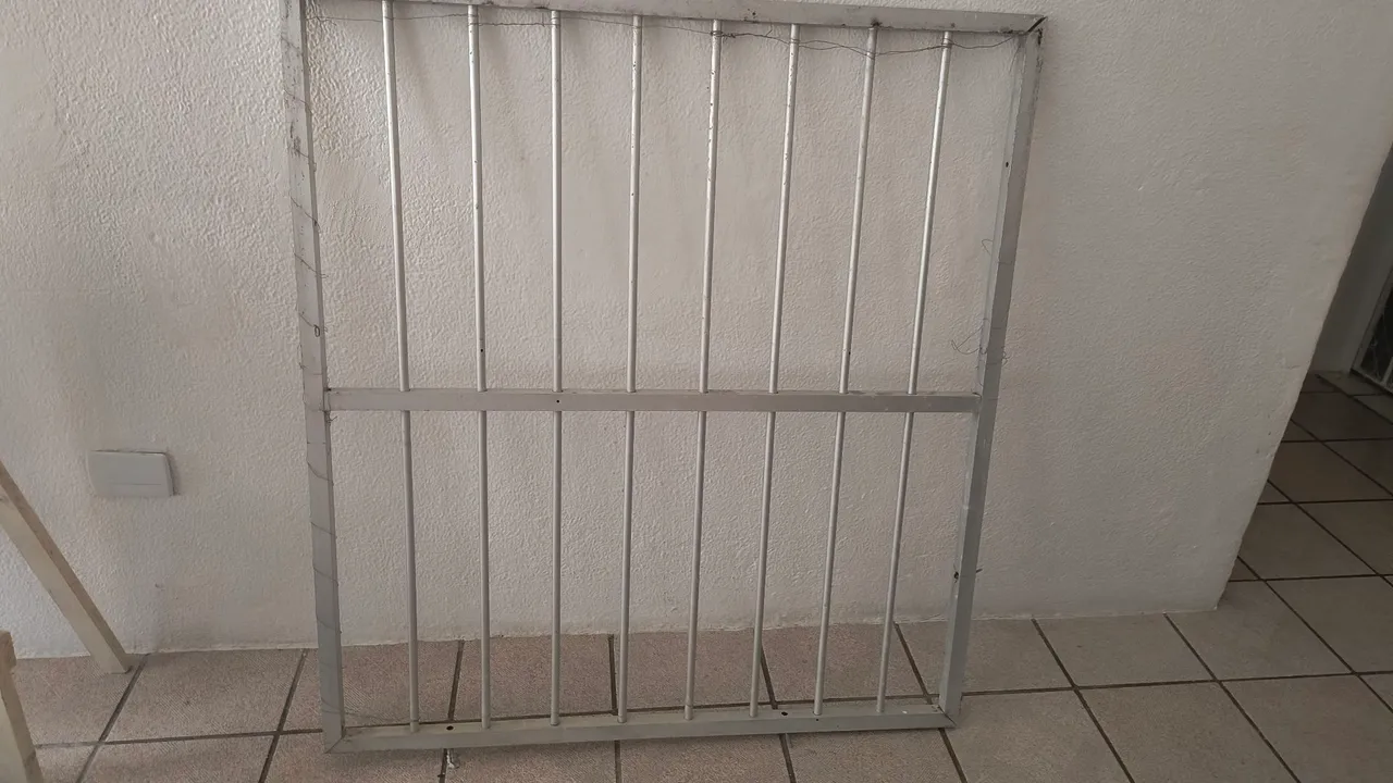 Grade de proteção para janelas ou portas