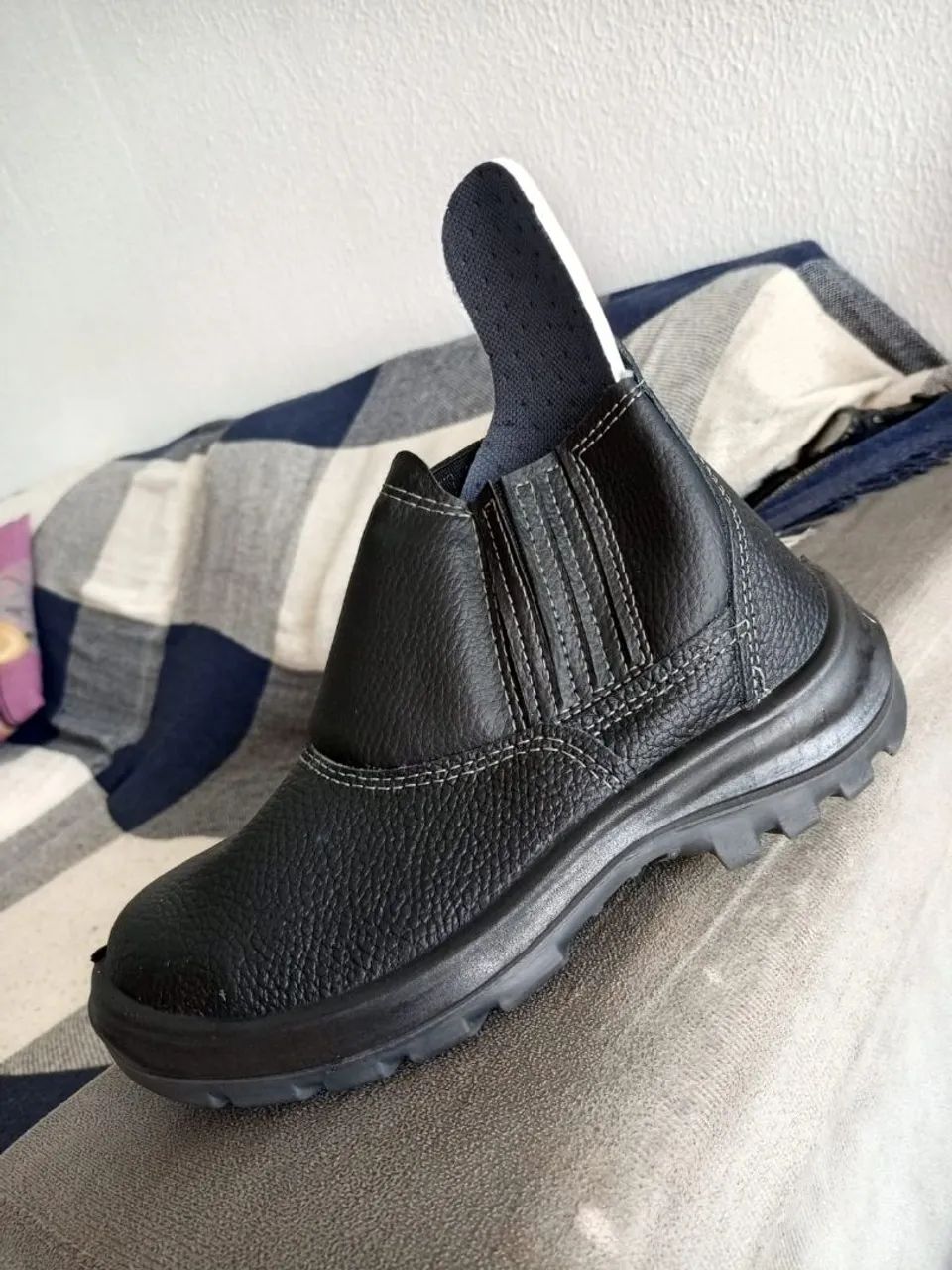 Bota nova de trabalho  - Foto 2