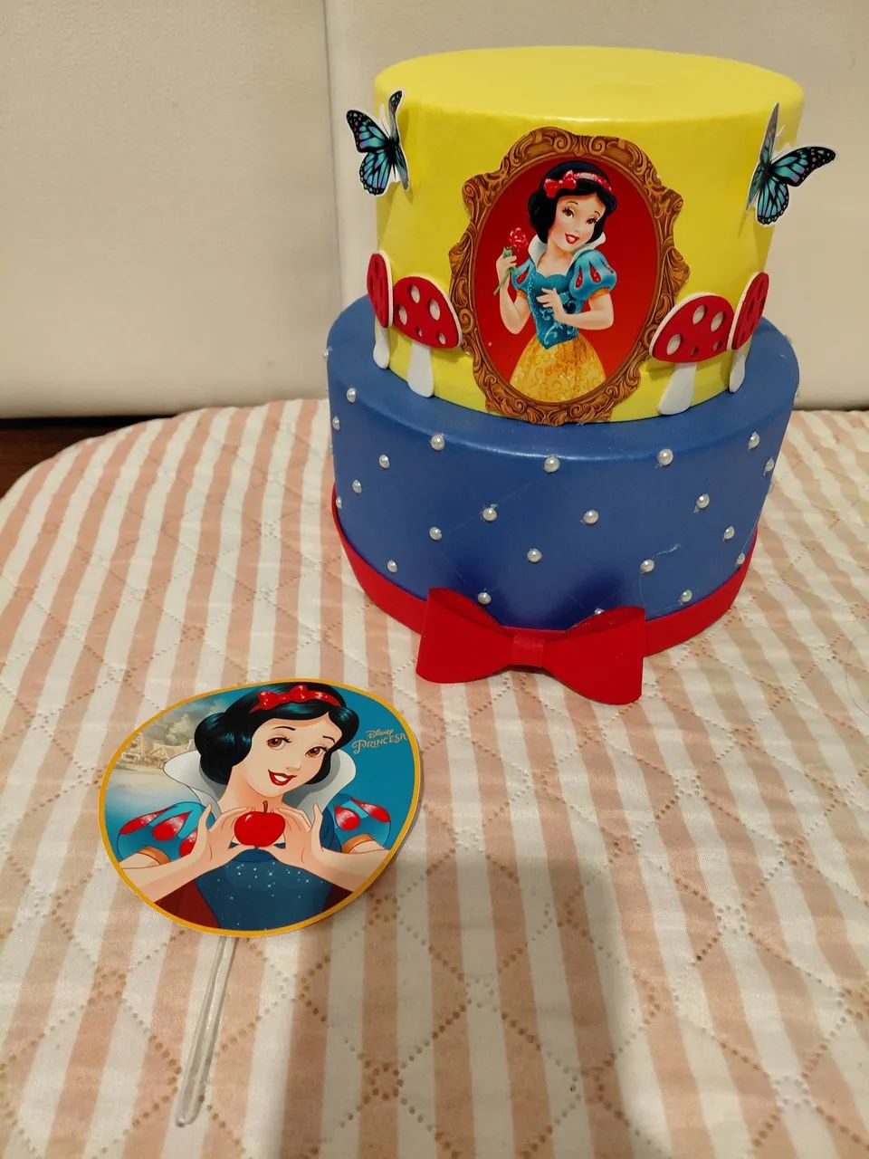 Bolo fake branca de neve com painel - Foto 2
