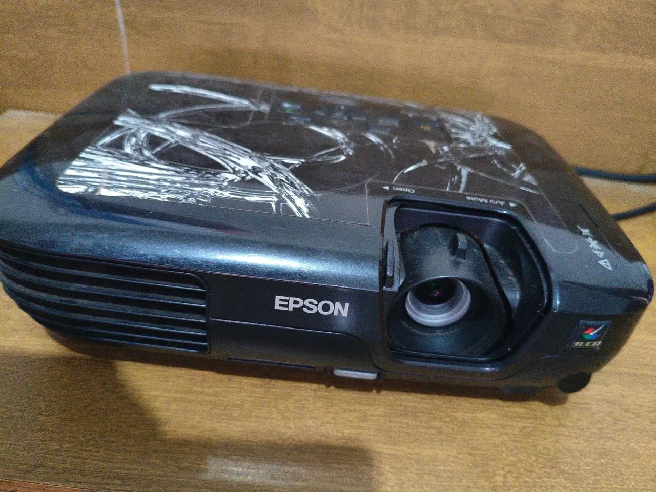 Projetor Epson PowerLite S10+ - Foto 4