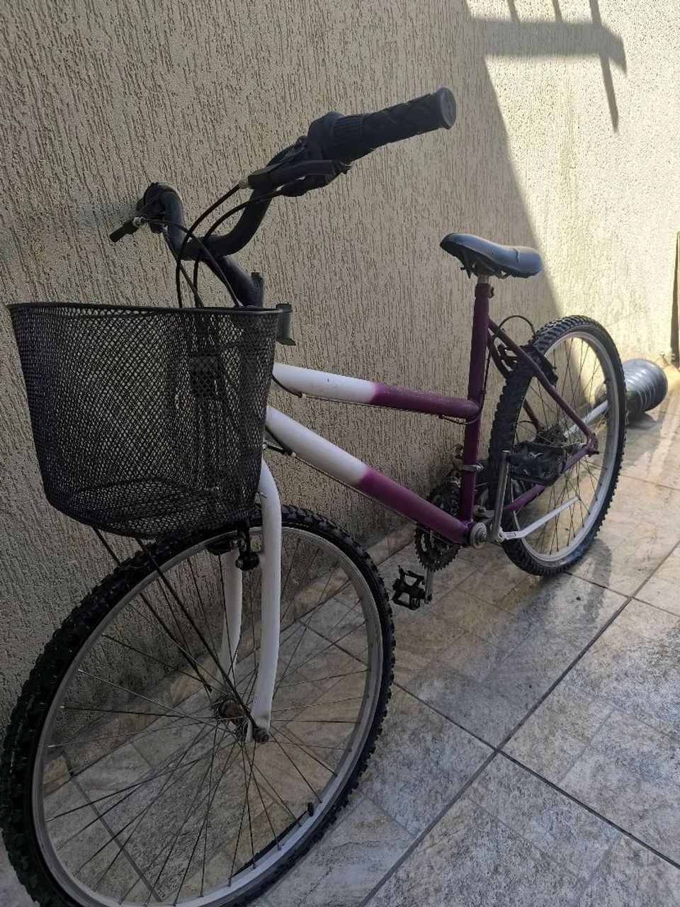 ?Bicicleta Feminina Aro 26 com Marcha e Cestinha -Desapego - Foto 4