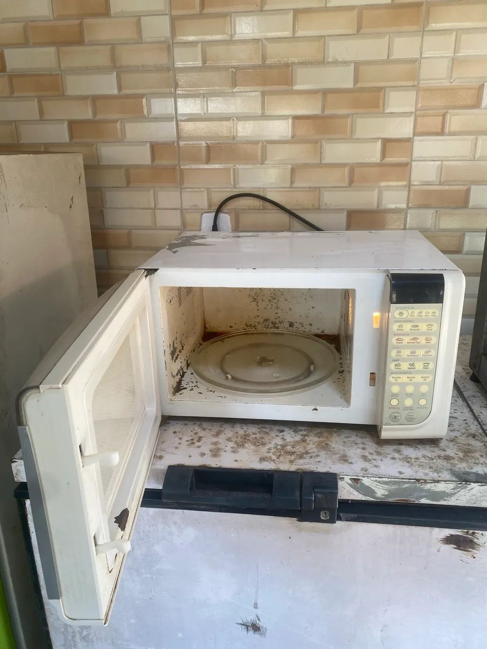 Microondas Electrolux 14L - Foto 2