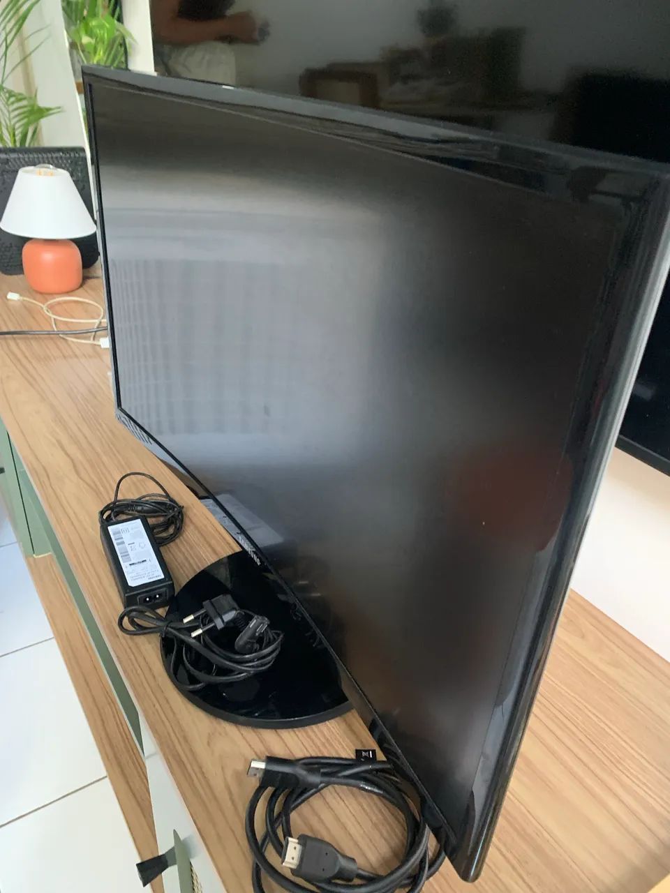 Monitor Samsung Curvo 24" (C24F390) - Impecável e Completo - Foto 6