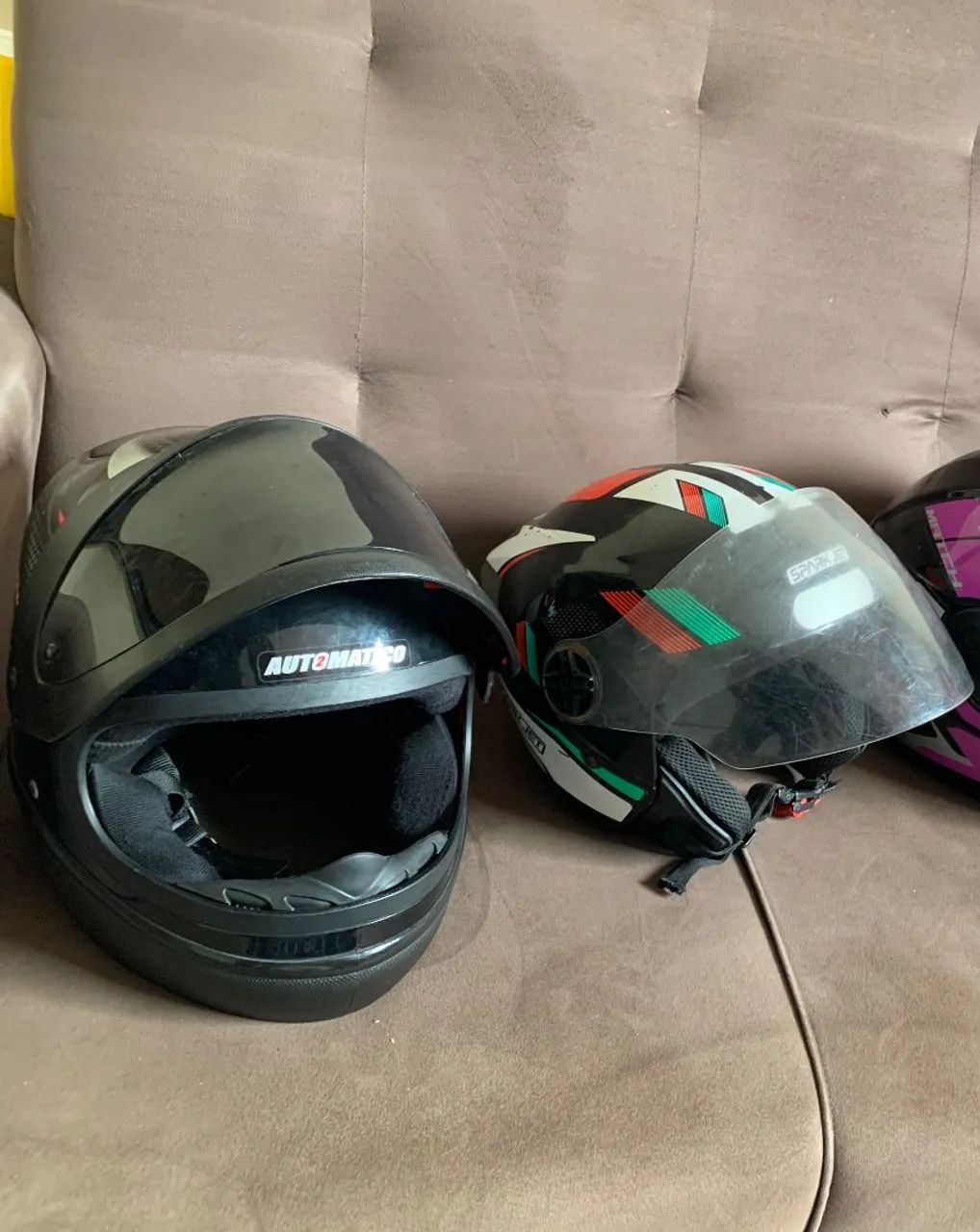 vende se dois capacetes 