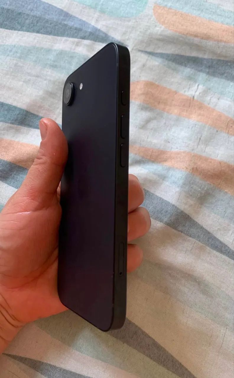iPhone 16e  - Foto 3