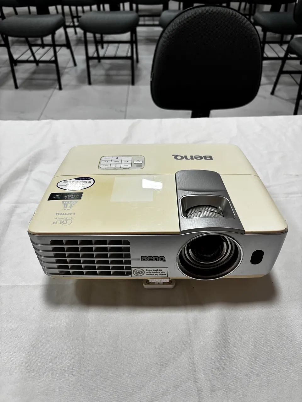 Projetor Benq funcionando perfeitamente, 2500 lumens 