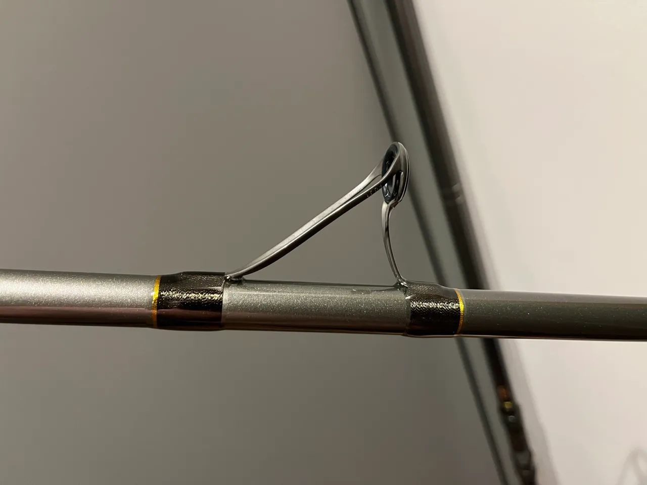 Vara de pesca Okuma Flite Surf híbrida 4.20m, TODA FUJI - Foto 6