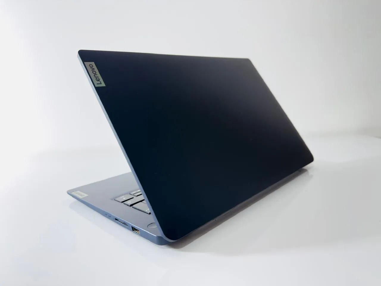 Notebook Lenovo I5-12th-16GB Ram-SSD 256GB Nvme-Intel iris-Xe-Tela