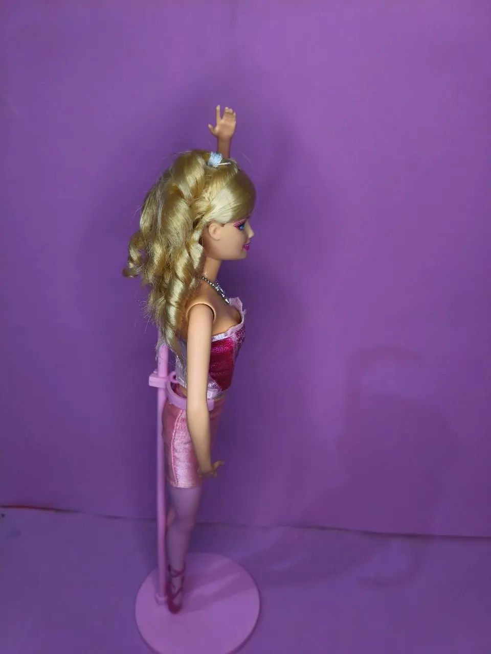 Barbie sapatilhas magicas sem a saia original - Foto 2