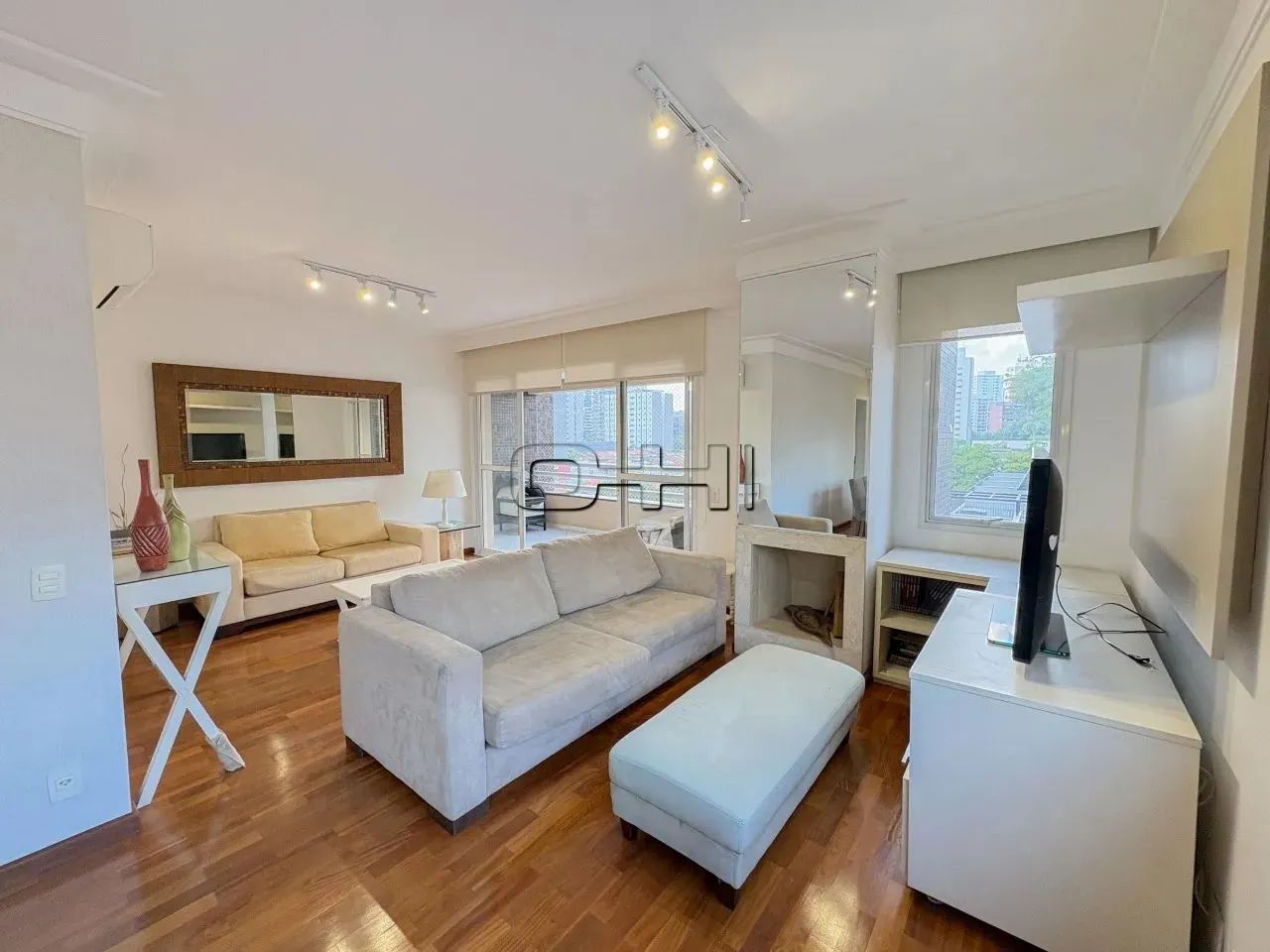 Aluguel Apartamento 4 Dormitórios - 137 m² Vila Olímpia