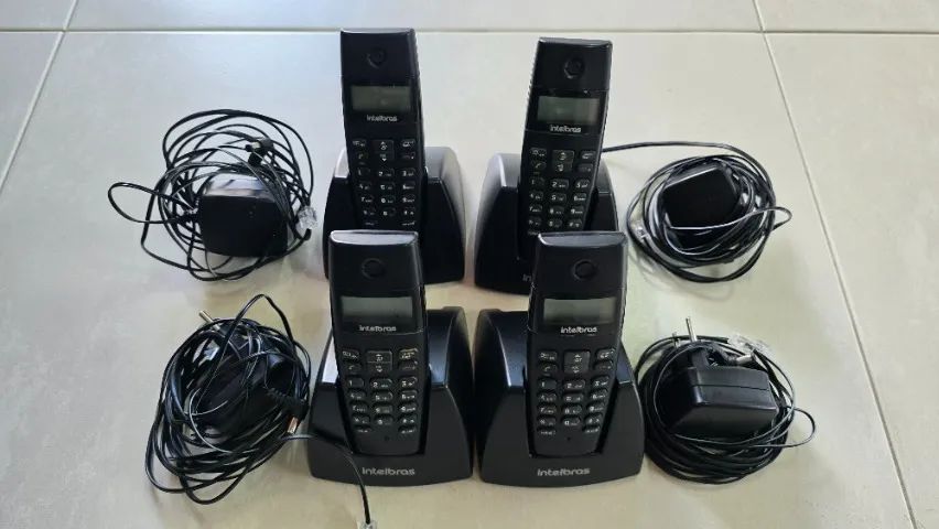 Kit 4 Telefones Sem Fio Intelbras TS 40 ID com Bases e Fontes
