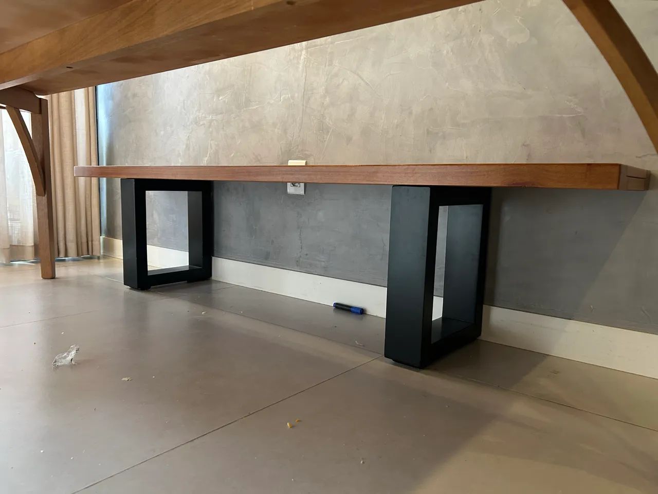 Mesa e banco em madeira  - Foto 4