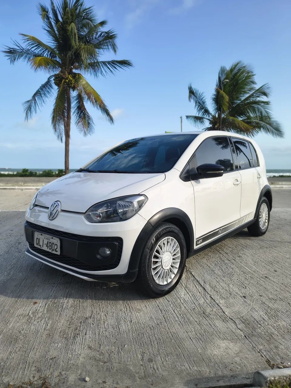 Volkswagen Up! up! track 1.0 Total Flex 12V 5p 2017
