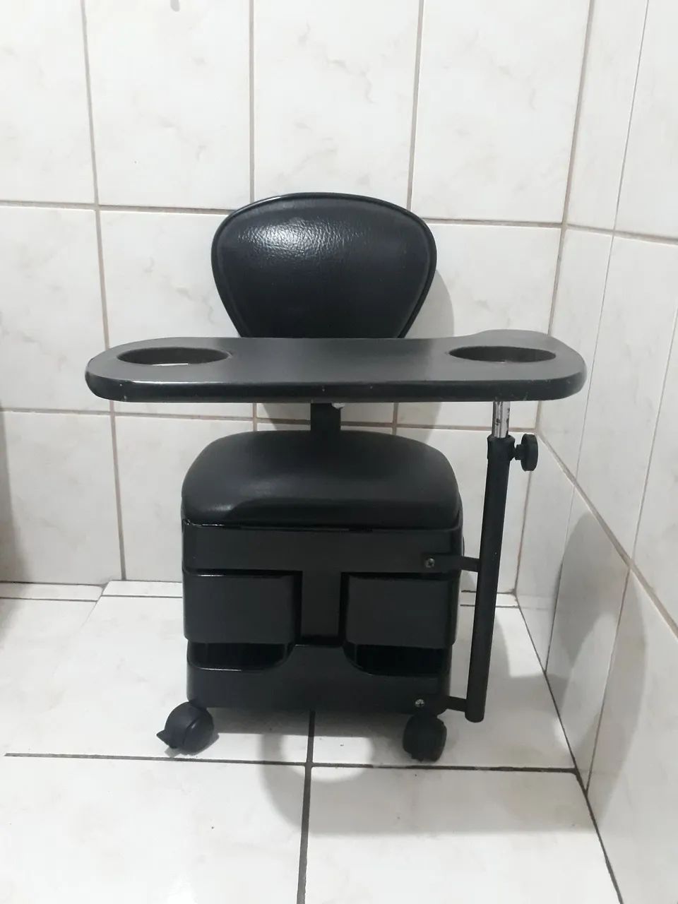 Carrinho de manicure