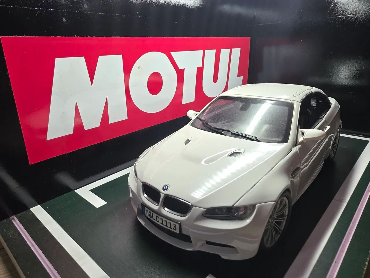 Miniatura 1.18 BMW M3 conversivel capota rígida removível Kyosho e