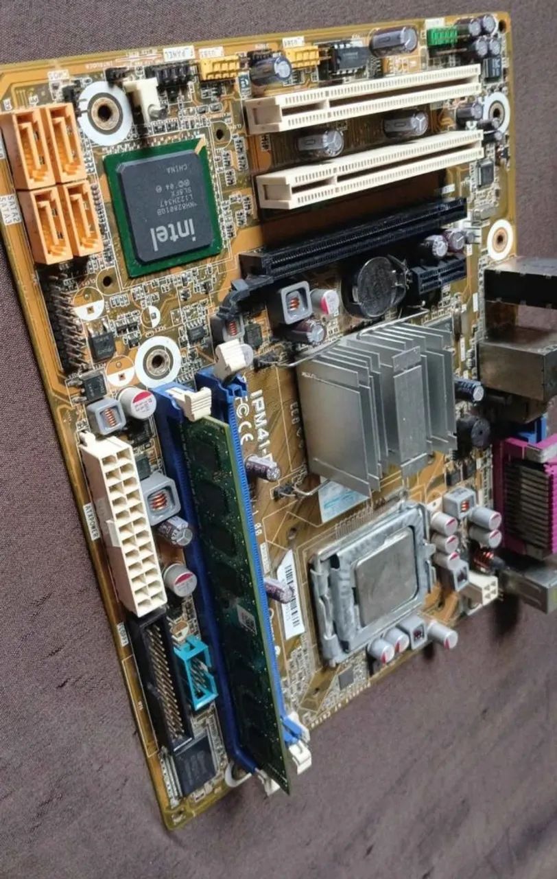 Placa-mãe+cpu+memória ram 2gb ddr3