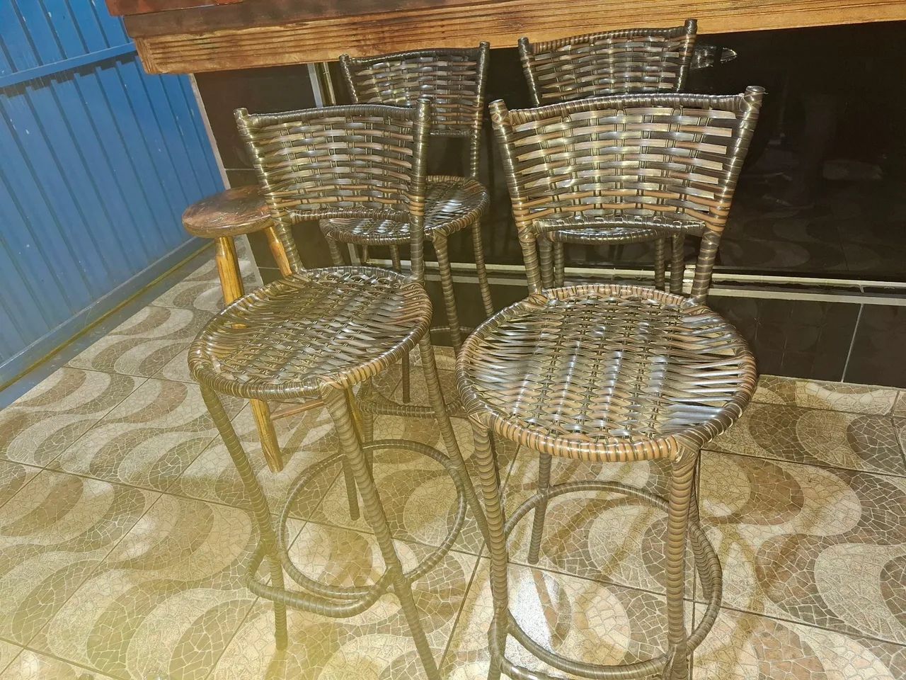 Vende- se 4  Banqueta Alta de Junco Sintético 