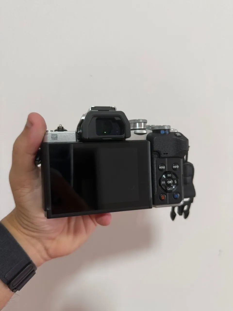 Olympus E-M10 Mark IV - Foto 3