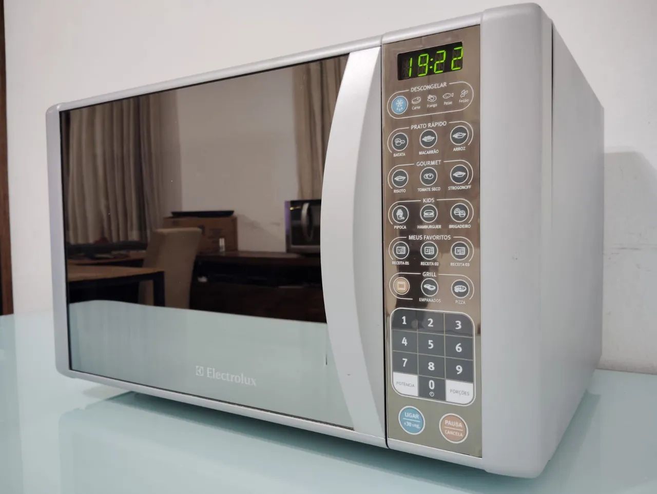 Electrolux 32 litros cor inox 