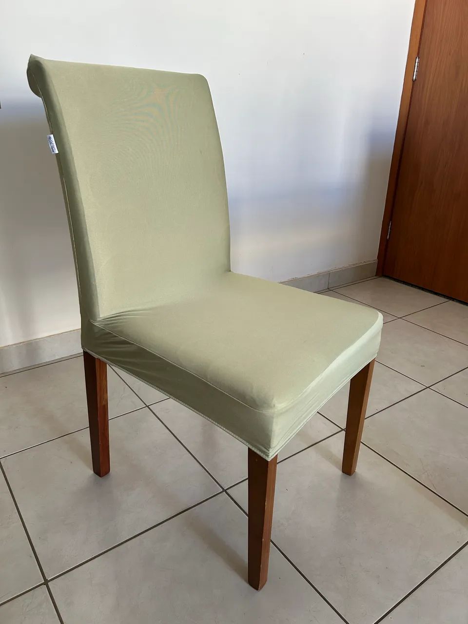     CONJUNTO COM 4 CADEIRAS ESTOFADAS + CAPAS - Foto 4