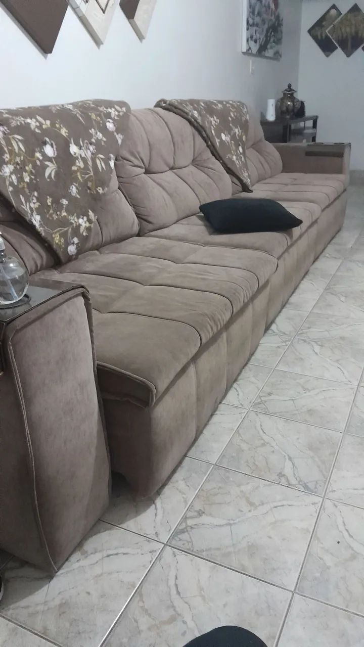 Sofá 6 lugares tecido aveludado 