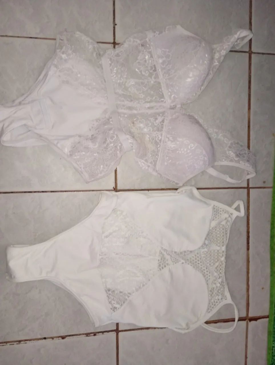  bodys , sapato e saia desapegos roupas 