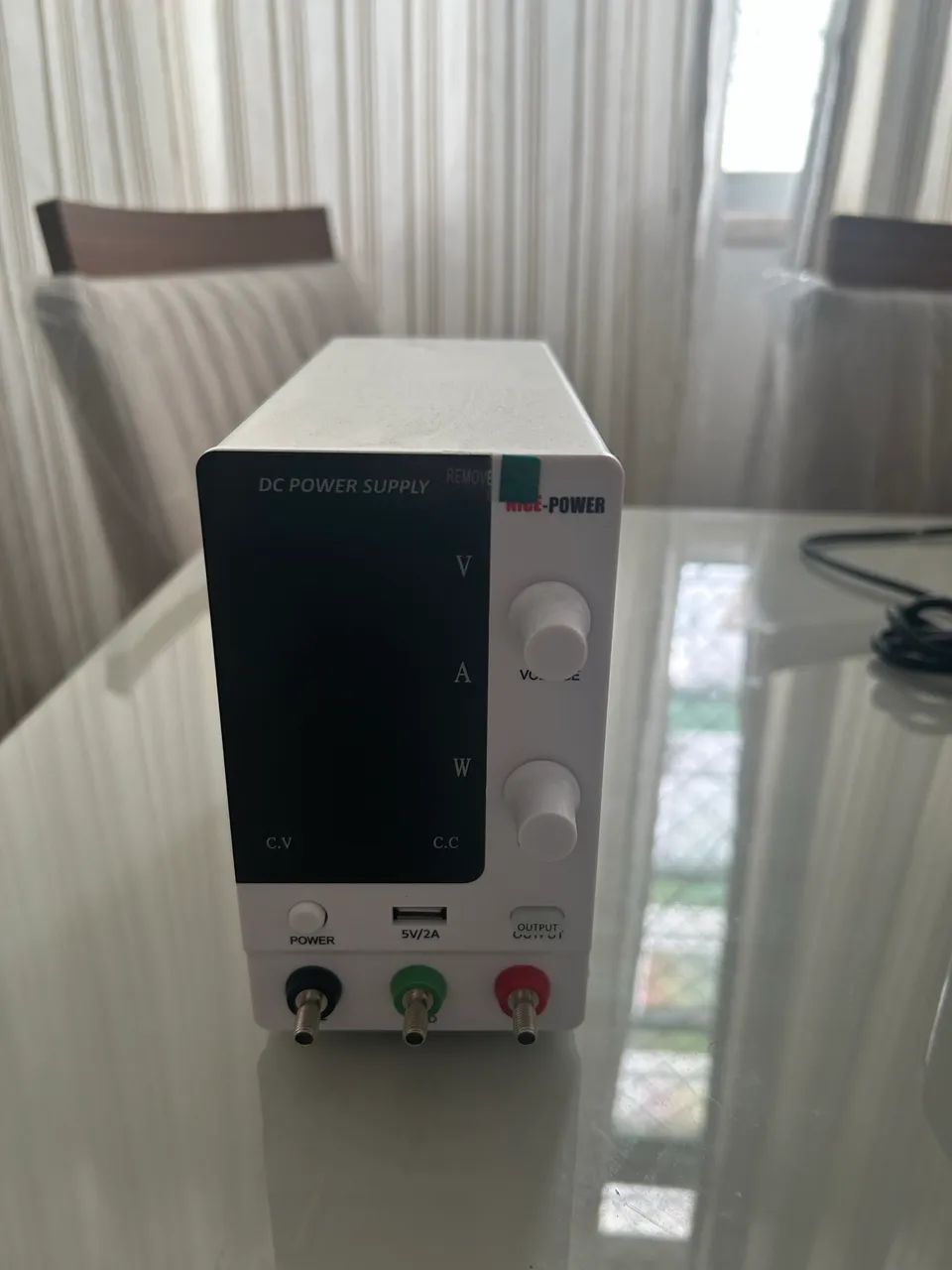 Fonte De Digital Bancada Ajustável 30v 10a 4 Dígitos