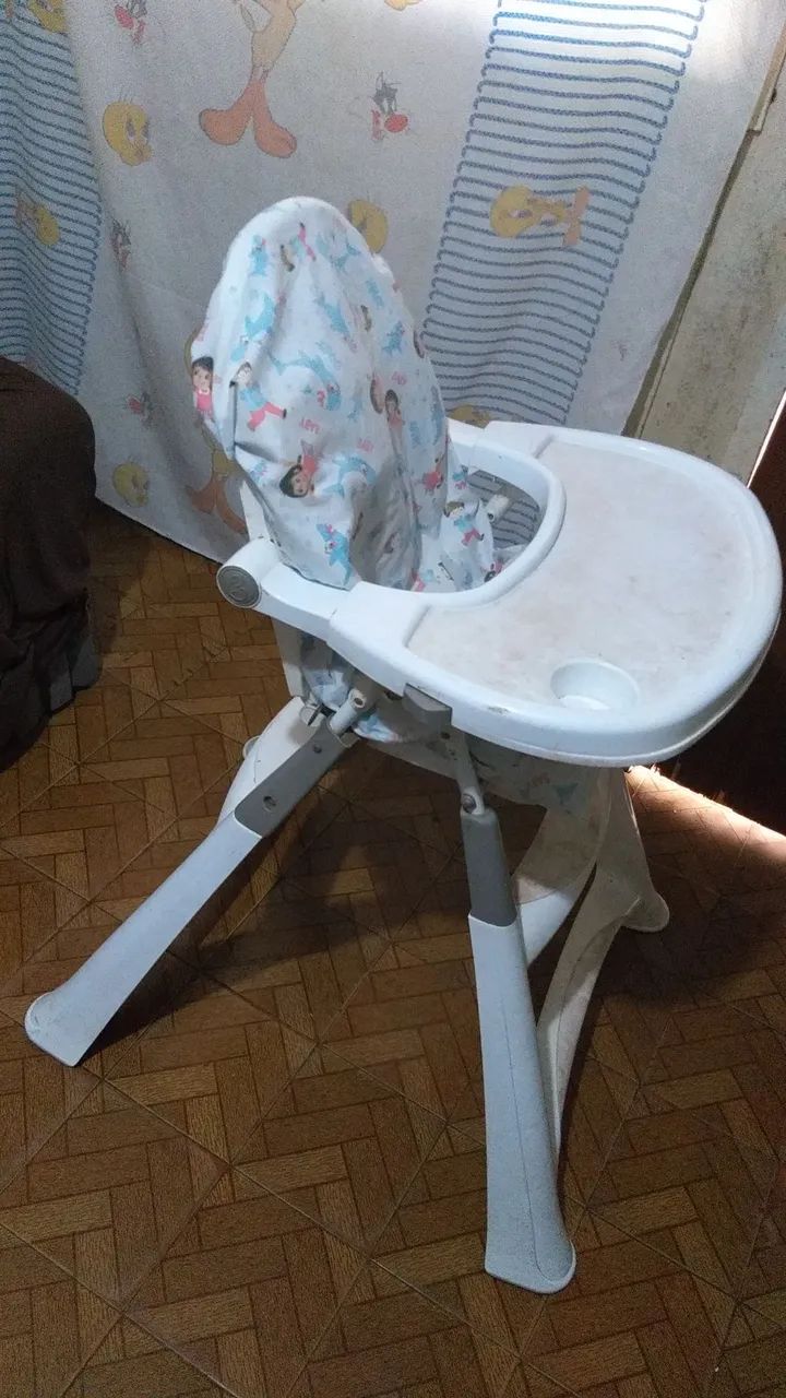 Vendo cadeirinha de alimentação e carinho de bebê  - Foto 5