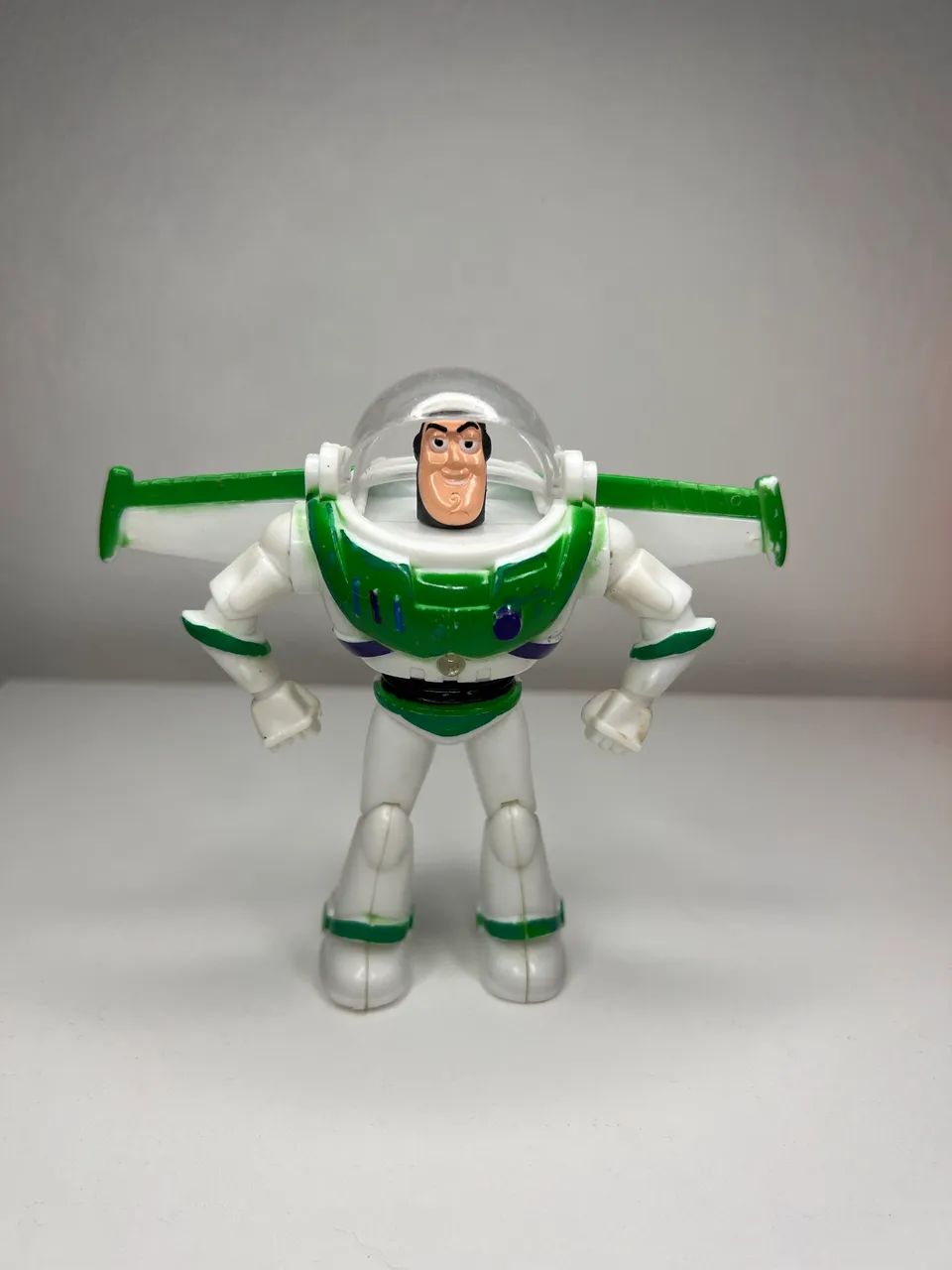 Bonequinho Buzz Lightyear 15cm articulado