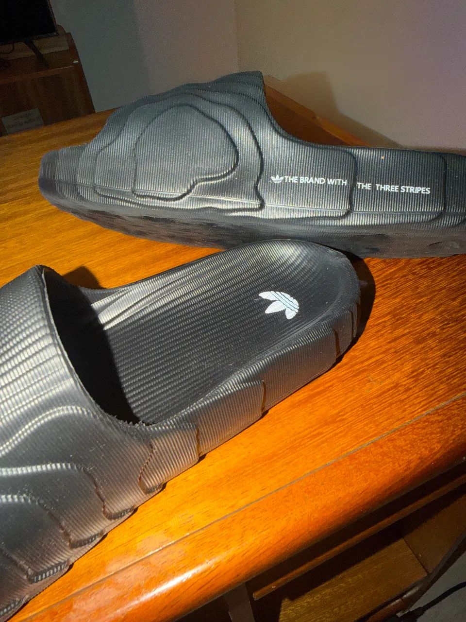 Chinelo adidas 41/42 - Foto 2