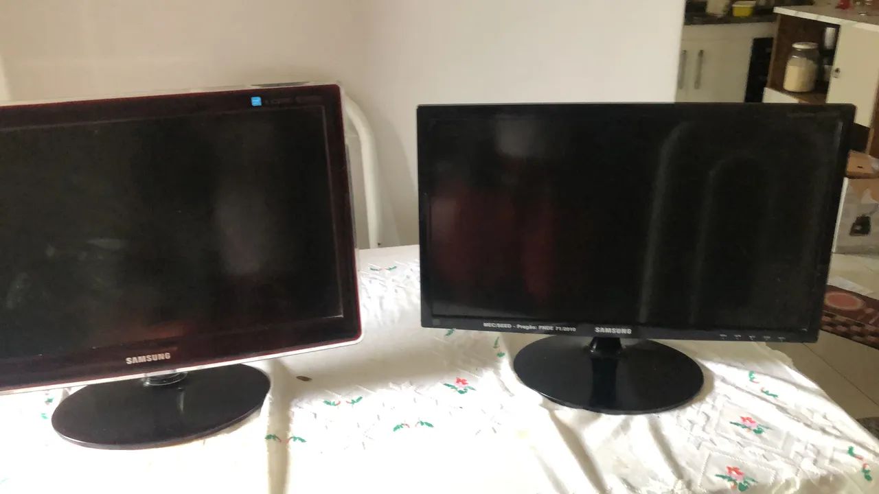 2- monitor ( 22 polegadas Samsung)