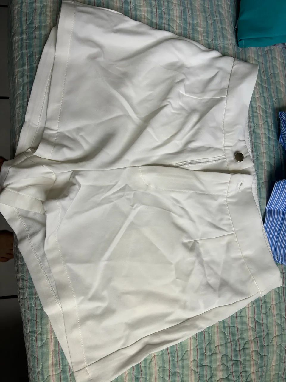 Short branco curto 