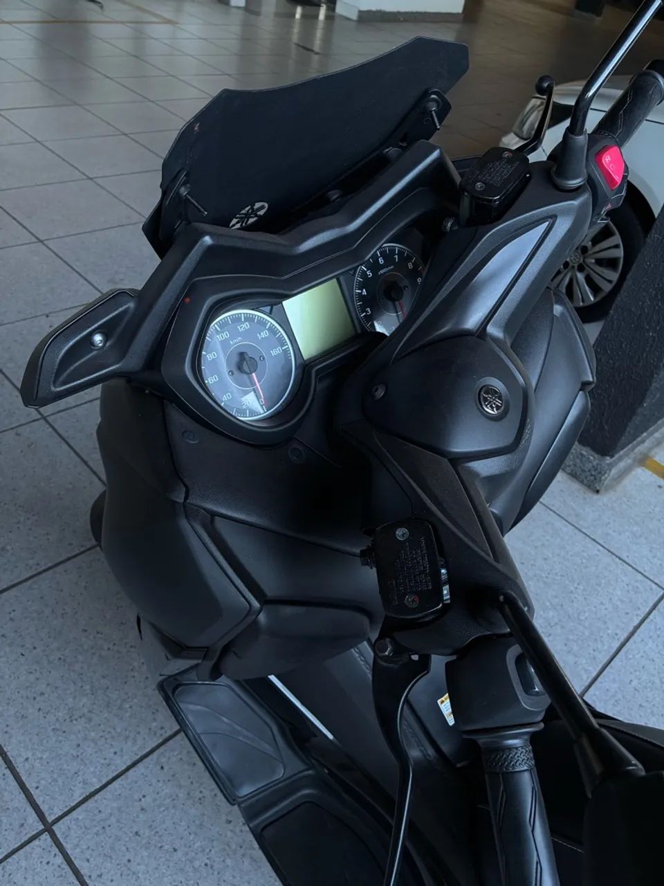 Xmax  - Foto 2