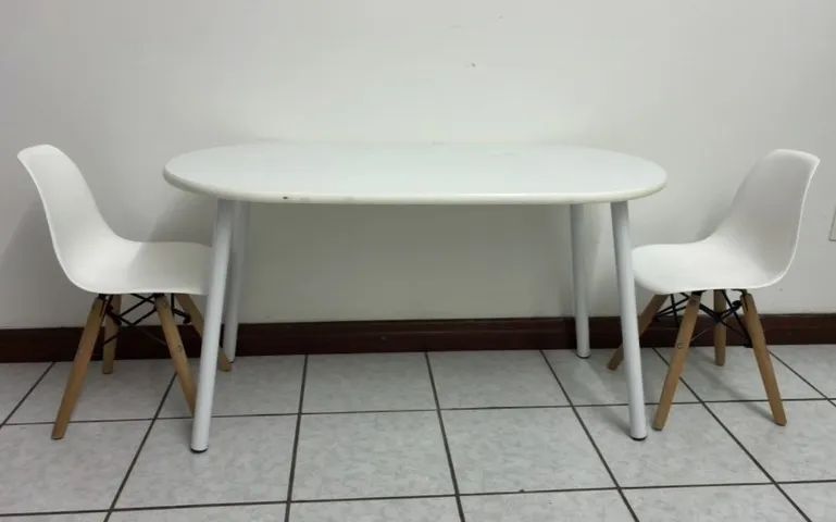 Mesa Infantil Branca com 2 cadeiras Charles Eames Eiffel - Foto 2