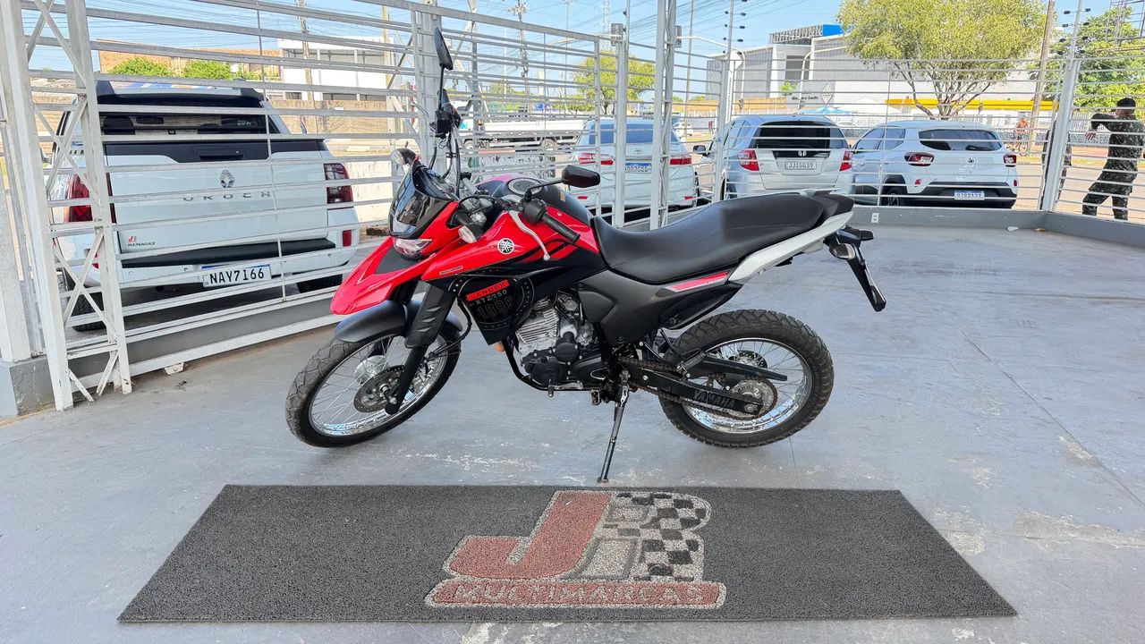 XTZ 250 LANDER 2024 - Foto 4
