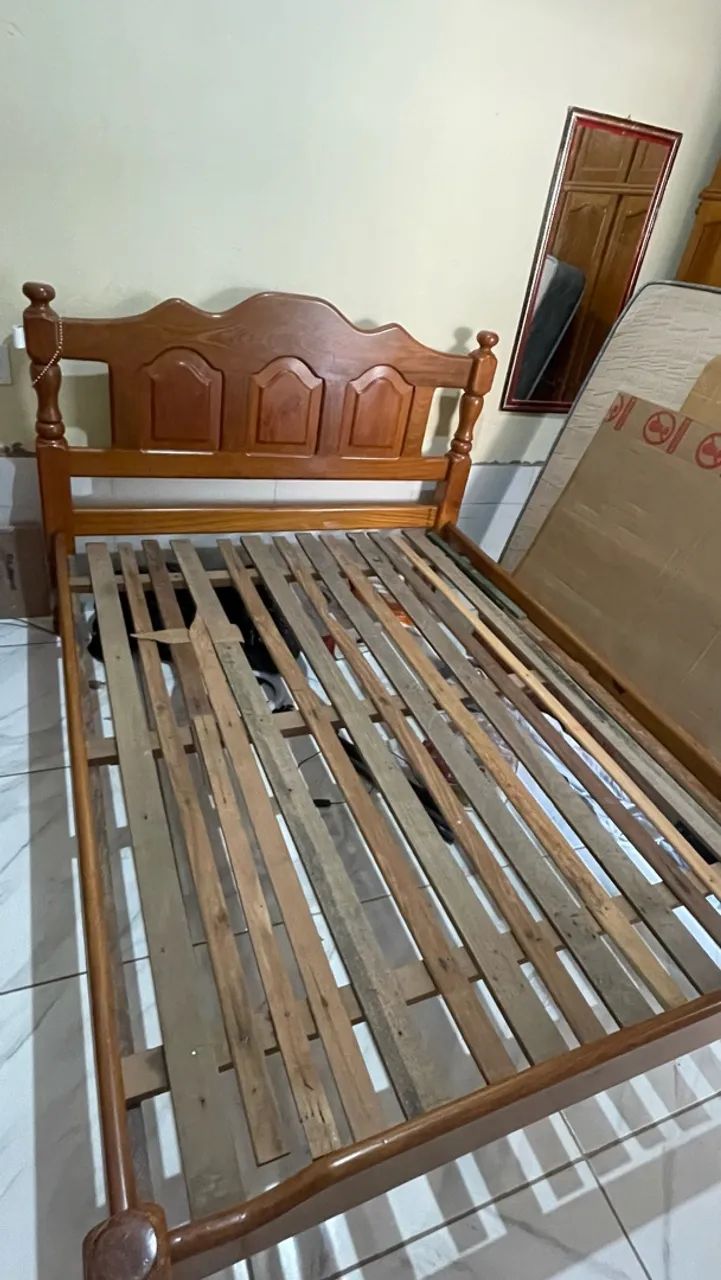 Vendo cama de madeira  - Foto 2