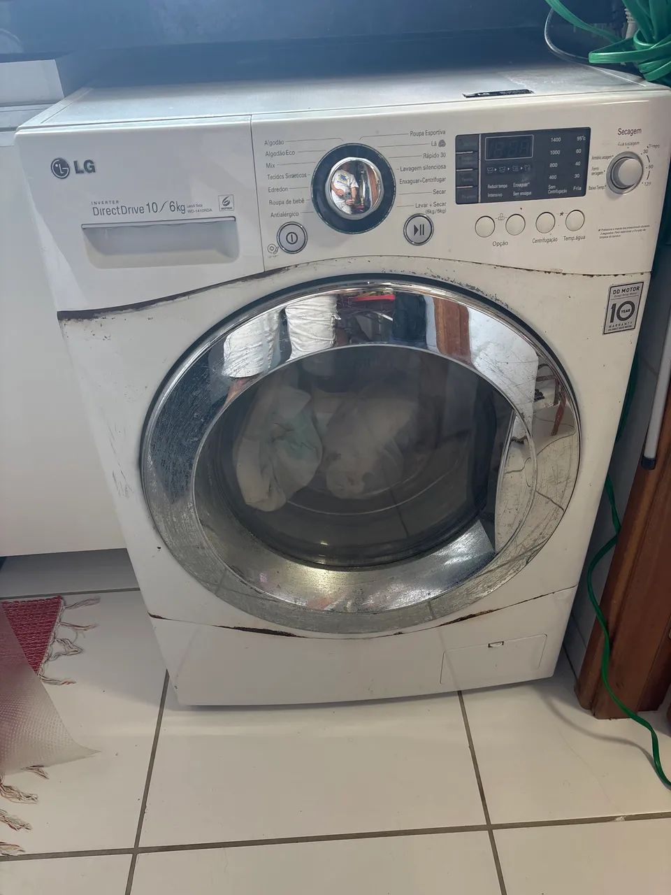 Máquina de lavar roupa marca LG