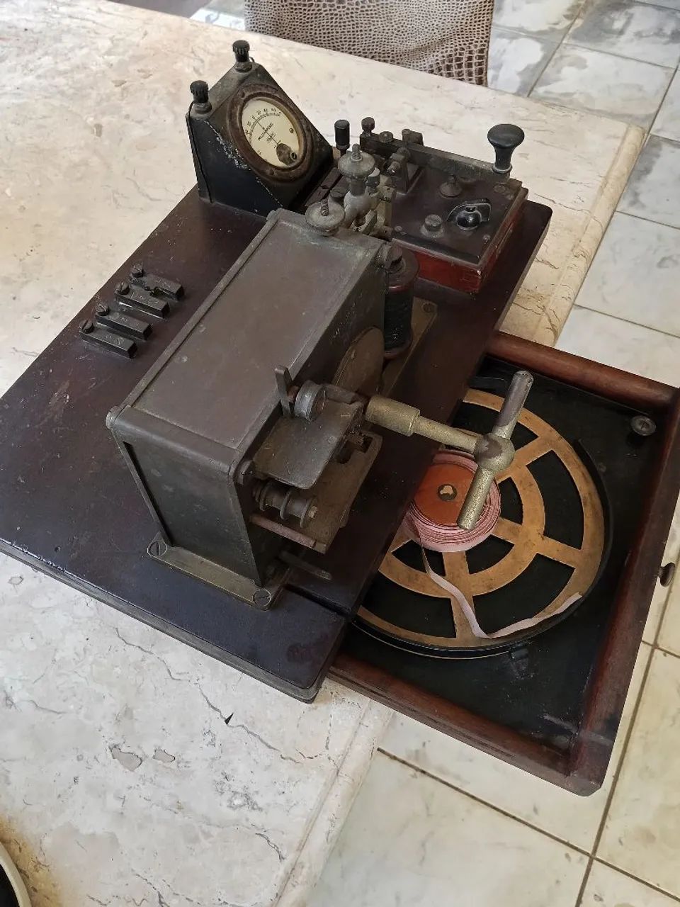 Telegrafo antigo, peça de museu: - Foto 2