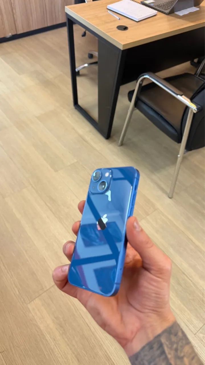 iPhone 13 mini azul semi novo 128gb - Foto 4