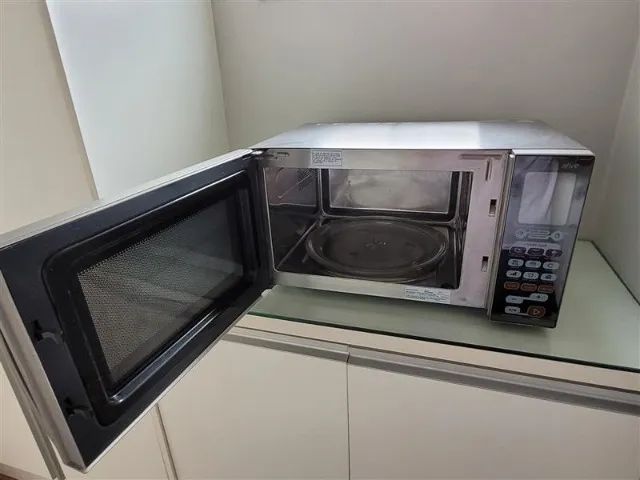MICRO-ONDAS BRASTEMP 30 LITROS INOX ESPELHADO. - Foto 2