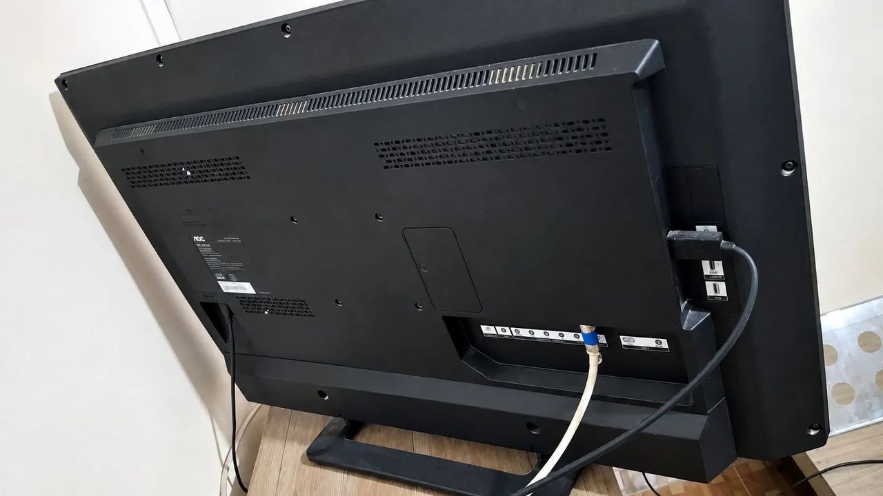 TV AOC 32 LED - FUNCIONANDO PERFEITAMENTE - Conservada - OPORTUNIDADE - Foto 3