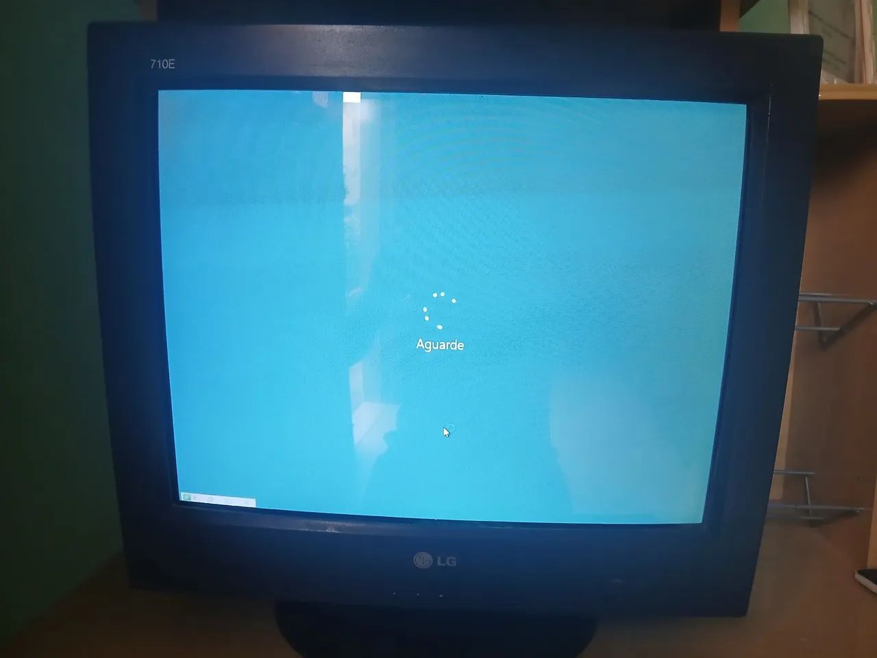 Monitor LG 710E CRT antigo funcionando perfeitamente - Foto 4