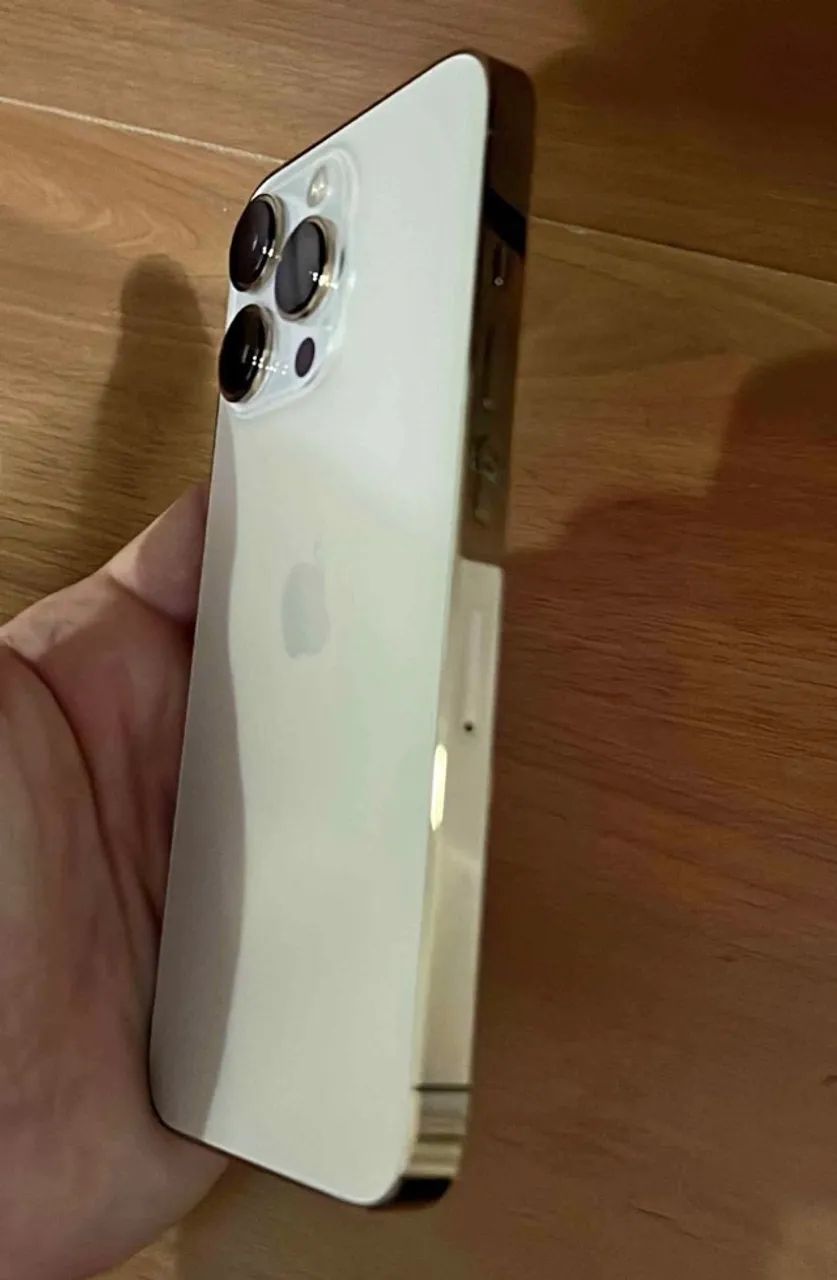 iPhone 13 Pro dourado - Foto 2