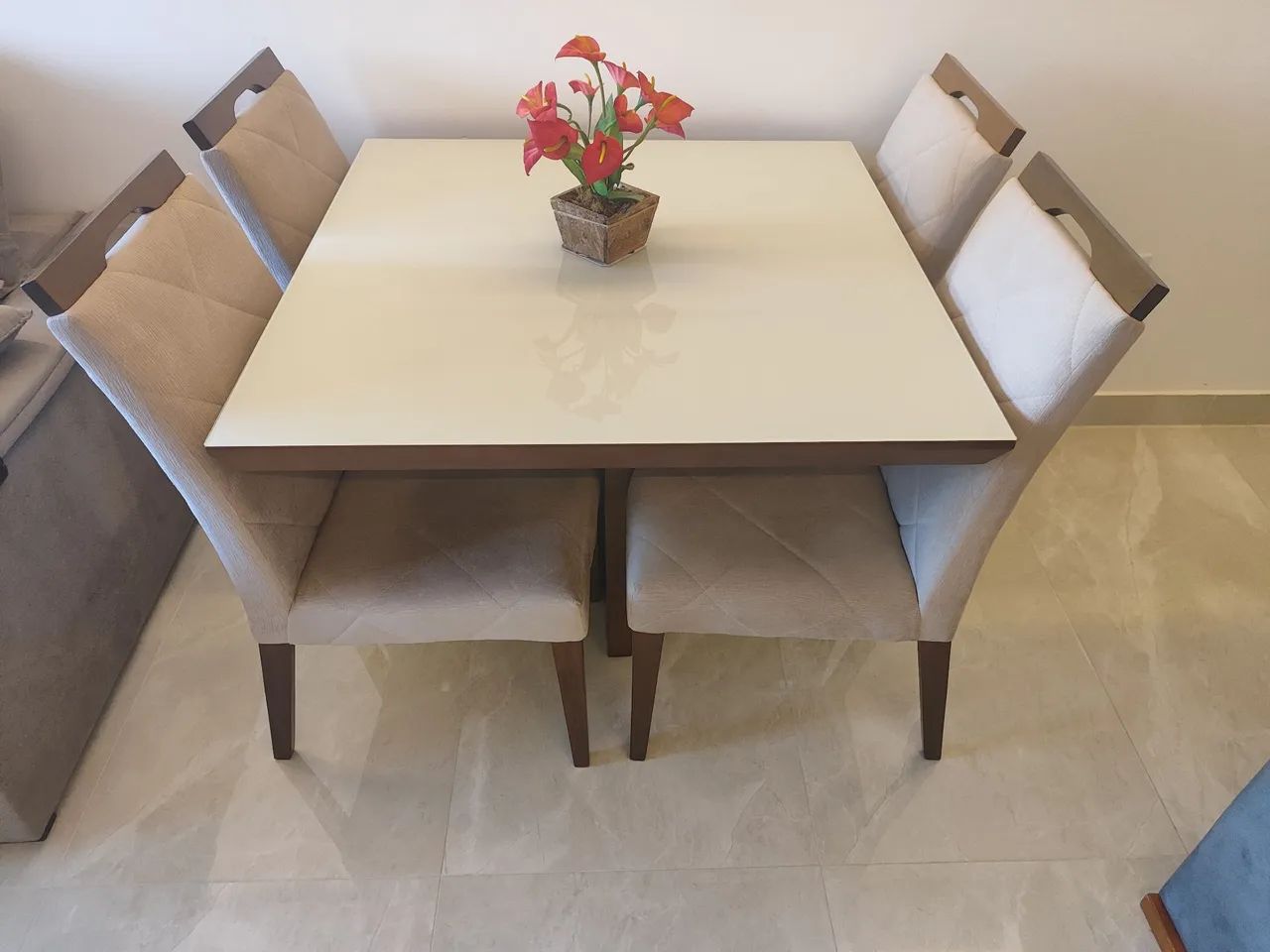 Mesa 4 cadeiras jantar madeira maciça