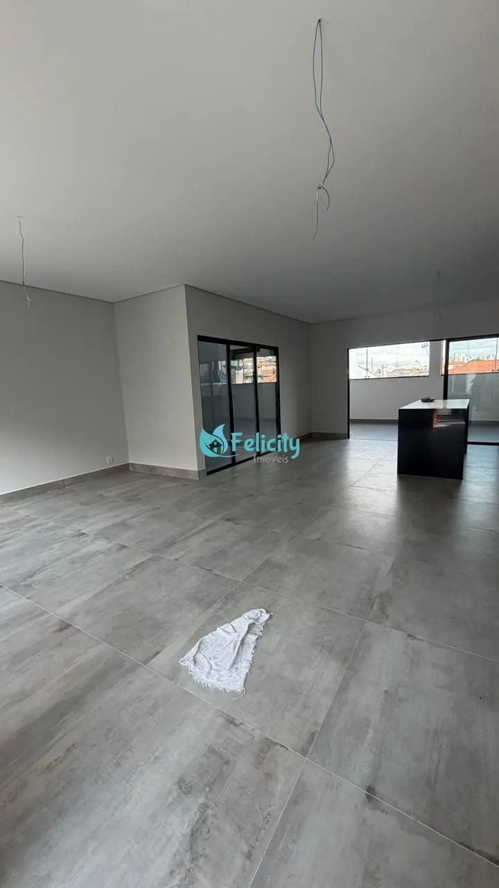 Sobrado NOVO com 3 dorms, 1 suíte, 3 vagas, 150m2 na Chacara Inglesa - Foto 2
