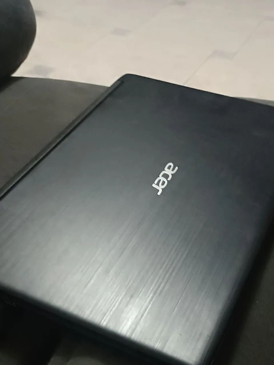 Notebook Acer com detalhes  - Foto 3